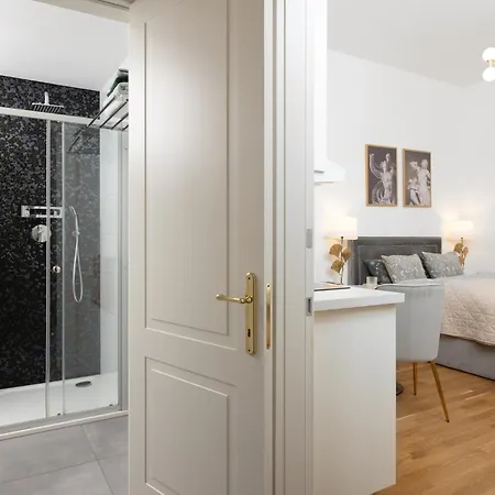Klidny A Stylovy Apartman U Vaclavskeho Namesti Prague Exterior photo