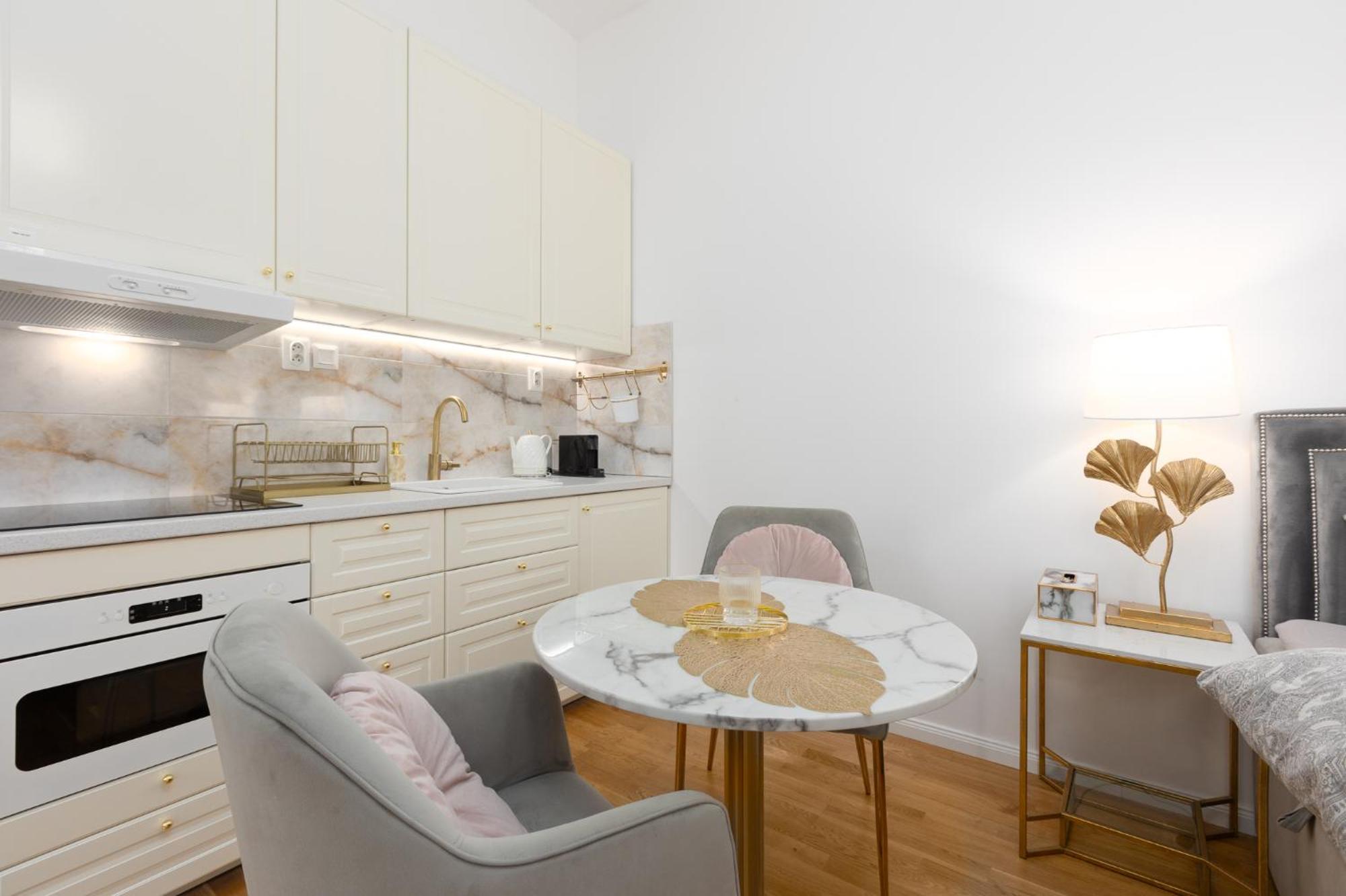 Klidny A Stylovy U Vaclavskeho Namesti * Prague